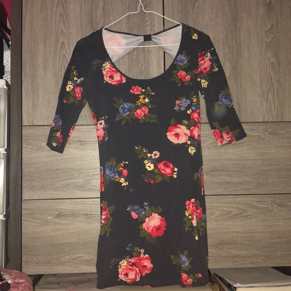 Garage - flowers dress 🌸 - Picture 1 of 2